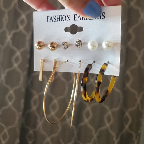 Earrings hoop studs minimalist style - Picture 2 of 3